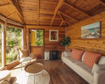 Tofino Oceanfront Hotel Suite 2 - Tofino - Stue