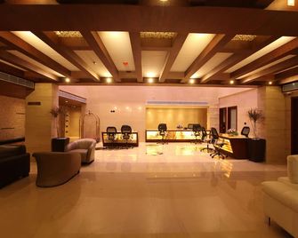 Diana Heights Luxury Hotel - Kochi - Lobby