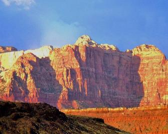 Bright & Sunny Home Near Zion - Hurricane