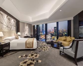 Huaqiang Plaza Hotel Shenzhen, Enjoy Complimentary Mini Bar & Night Snack, Add breakfast - enjoy complimentary afternoon tea - שנג'ן - חדר שינה