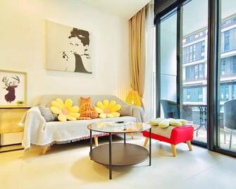 Arcoris Suite Mont Kiara - Kuala Lumpur - Living room
