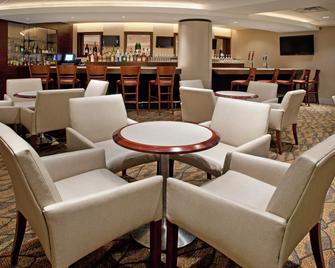 Holiday Inn Columbus Dwtn-Capitol Square - Columbus - Bar