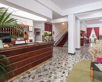 Hotel Astor Victoria - Forte dei Marmi - Resepsjon