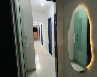 بريموس هوستل آند هاوس - بوزيوس - مدخل