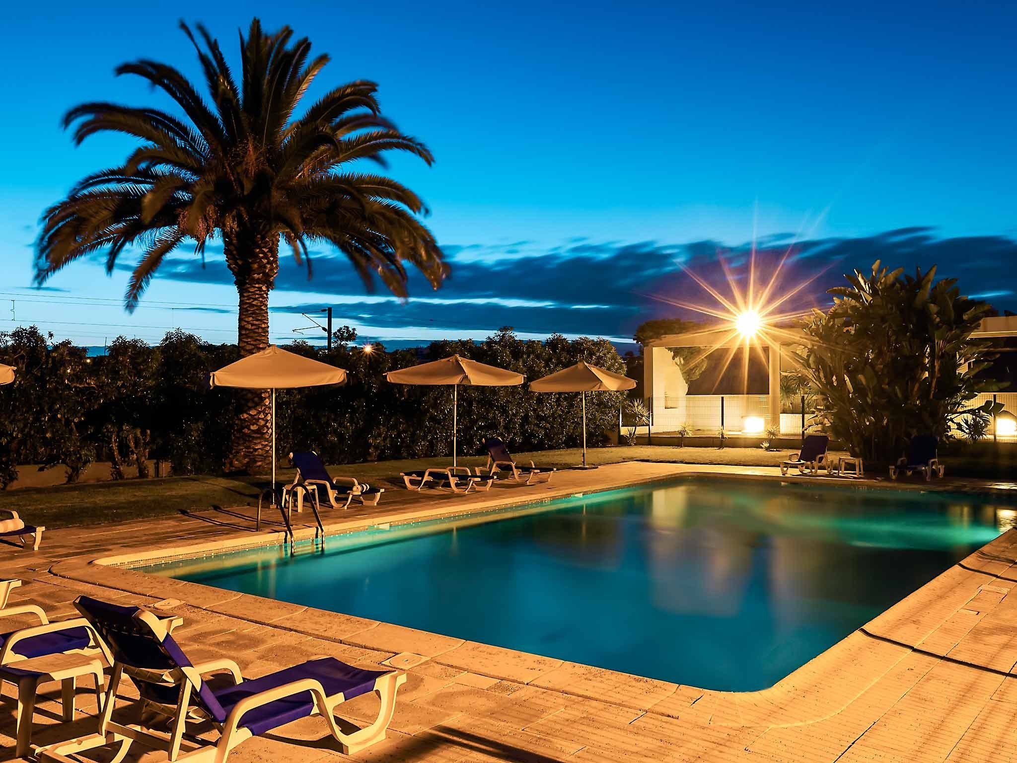 ibis Faro Algarve - פארו - בריכה