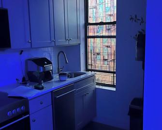 Serene apartment with WiFi in vibrant Brooklyn - Brooklyn - Cocina