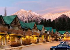 MountainView/Private Chalet/Sleep 7/5 min from Canmore/2min to Banff gate - Harvie Heights - Building