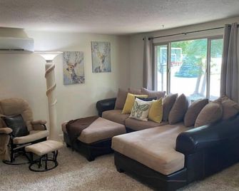 Evans Corner-A Libby Original - Libby - Obývací pokoj