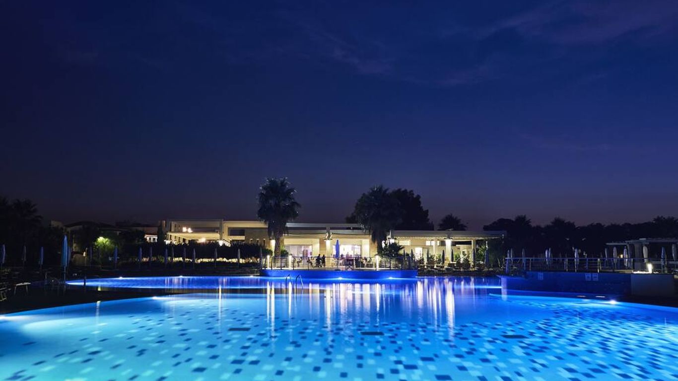 سي دي إس هوتلز ريفا مارينا ريزورت