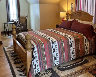 Red Fox Townhouse miniature golf & spa hot tub, corn hole, fire pit & BBQ grill - Windham - Ložnice