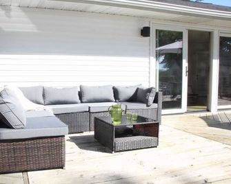 Miner Lake Lakefront Beach Cottage for Family Fun - Allegan - Patio