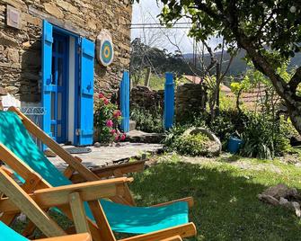 Country house 2 rooms.Self catering Refúgio da Estrela for 4 people - Alvoco da Serra - Patio