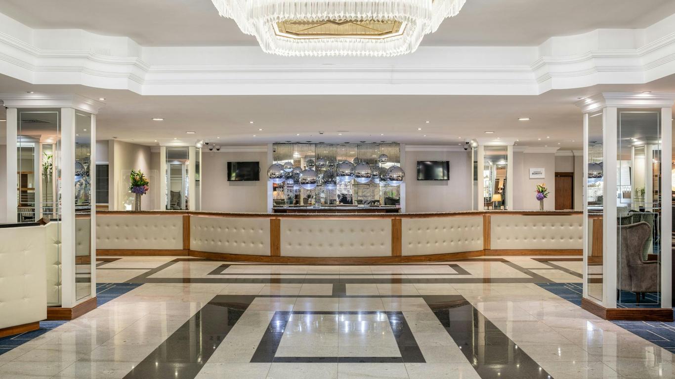 Renaissance London Heathrow Hotel