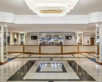 Renaissance London Heathrow Hotel - Hounslow - דלפק קבלה