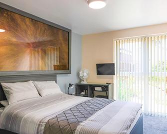 OYO Honeycroft Lodge - Uxbridge - Bedroom
