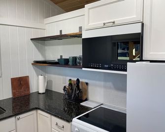 Cold Mountain View Cabin - Canton - Kitchen