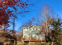 \'Asama View Newly Built American Cottage\' - Obuse - Edificio