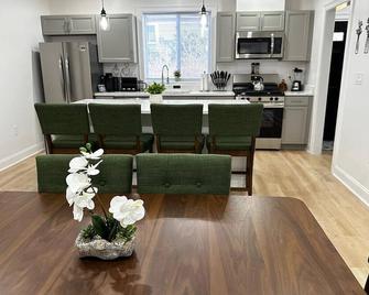 Like Home - Bbq, Yard, Fire Pit - Fitchburg - Kitchen