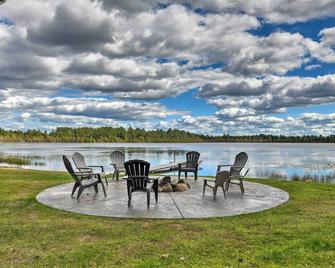 Lakefront Solon Springs Cabin w/ Private Dock! - Solon Springs - Patio