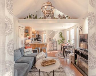 Das Tree Haus by NW Comfy Cabins - Leavenworth - Sala de estar