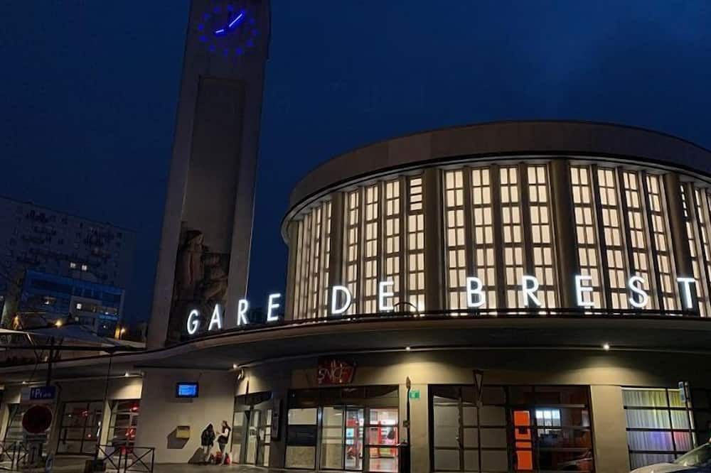 Hotel de la Gare Brest - ברסט - בניין
