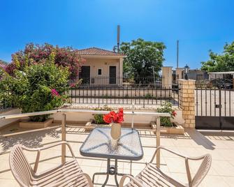 Dionysios Studios - Skala - Balkon