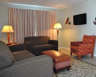 Gold Coast Family Cottages - Oscoda - Wohnzimmer