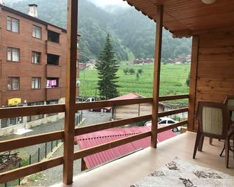 Hanzade Apart 2 - Uzungöl - Balcón