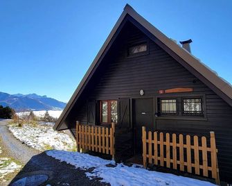 Cozy Chalet for 9 with South-Facing Balcony, Fireplace, and Modern Amenities - Saint-Michel-de-Chaillol - Bâtiment