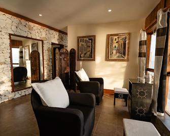 Mediterraneo Boutique Hotel - Dar Es Salaam - Living room