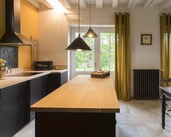 Le Pigeonnier Colbert - Montigny-la-Resle - Кухня