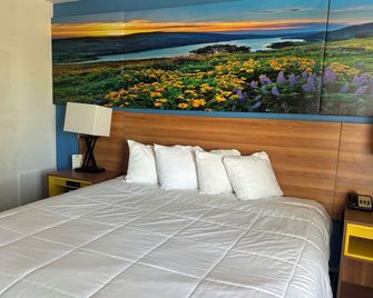 Days Inn & Suites by Wyndham Needles - Needles - Sovrum