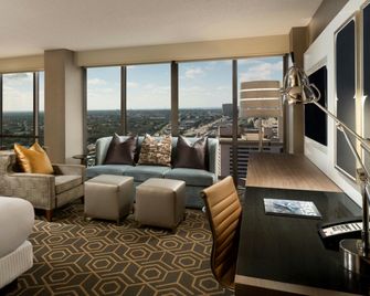 DoubleTree by Hilton Dallas-Campbell Centre - Dallas - Vardagsrum