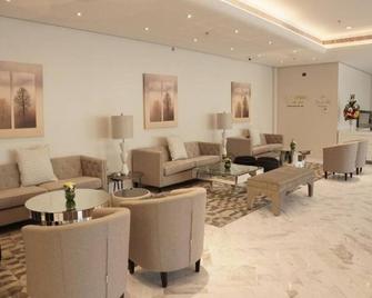 Upscale 2BR Executive Sunday Luxury in Adliya - Manama - Lounge