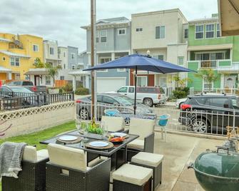 331 San Luis Avenue: 2 Br, 1 Ba Duplex In Pismo Beach, Sleeps 4 - Pismo Beach - Balcony