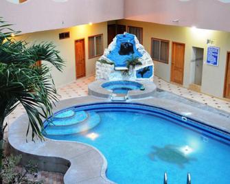 Grand Hotel Chatham - Puerto Baquerizo Moreno - Pool