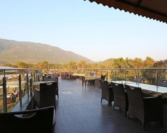 OYO 6315 Golden Leaf Resort - Jamshedpur - Balcón