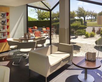 ibis Saintes - Saintes - Lounge
