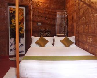 Salaams Raama Heritage Eco Village - Ramakkalmedu - Bedroom