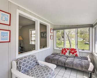 Modern Cape Cod Cottage on Private Pond w/ Beach - East Wareham - Living room