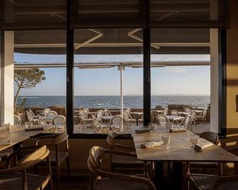 Logis Hôtel & Restaurant Les Mouettes - Larmor Plage, Proche De Lorient - Larmor-Plage - Restaurante