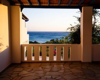 Villa Maniati Studios - Kato Agios Petro - Balcony