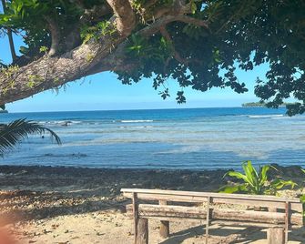 Garden Reef Bungalows - Saraotou - Beach