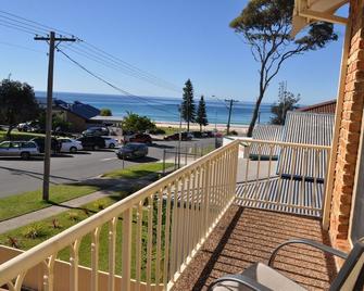 Mollymook Surf Beach Motel And Apartments - Mollymook - Balkong