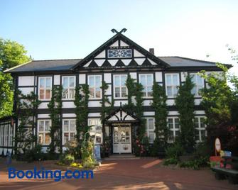 Kur Und Gesundheitshotel Zum Goldenen Hirsch - Bad Bevensen - Rakennus