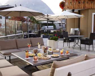 Hotel Rezia - Bormio - Patio