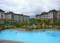 1 Bedroom Deluxe Condo At Apartelle D' Oasis - Davao City - Pool