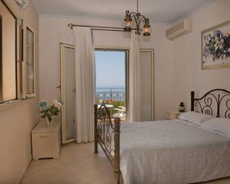Liocharis Apartments - Lourdata - Bedroom
