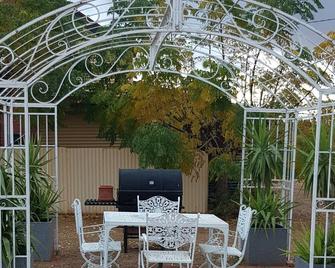 Gum Paddock Country Cottage - Broken Hill - Patio