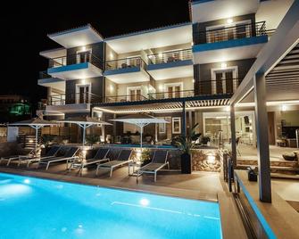 Andrew's Luxury Residence - Nauplion - Basen